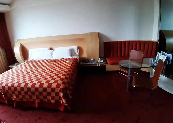 Auto Legaria 4*