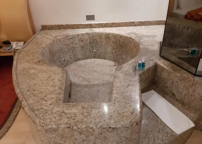 Auto Legaria Hotel 4*