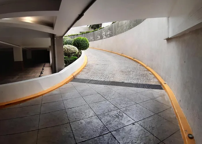 Auto Legaria Hotel 4*