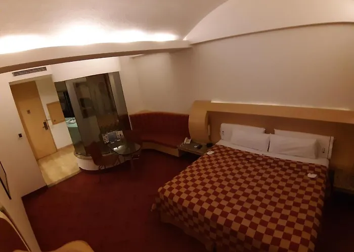 Auto Legaria Hotel Mexico City