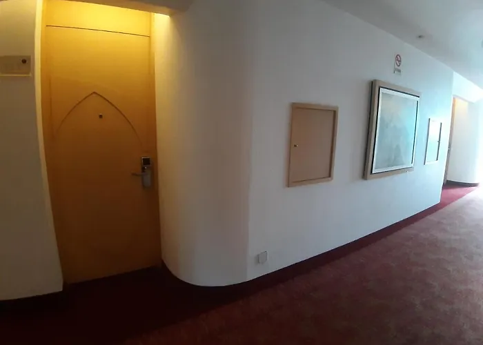 Auto Legaria Hotel